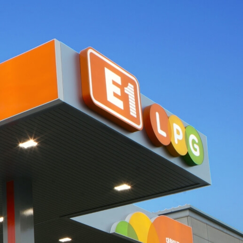 E1