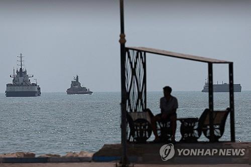 호르무즈 해협을 항해하는 선박들