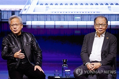 젠슨 황 엔비디아 CEO와 차이리싱 미디어텍 CEO