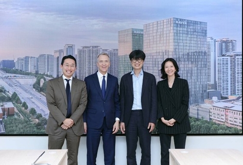 부르스 플랫 브룩필드 코퍼레이션 회장과 박준우 브룩필드코리아 대표