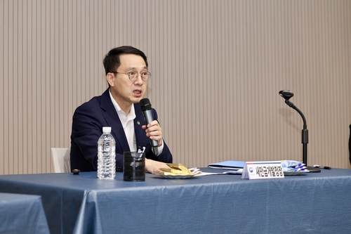 답변하는 문성요 새만금개발청장