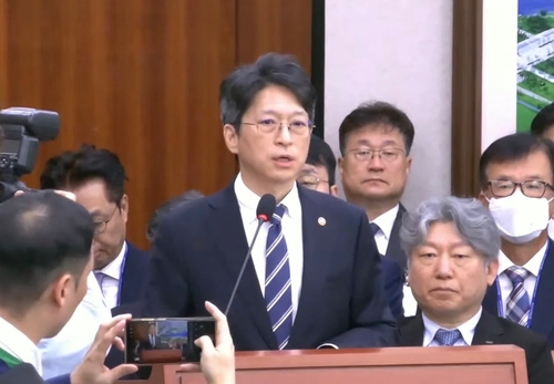 모두발언하는 홍지선 국토부 장관