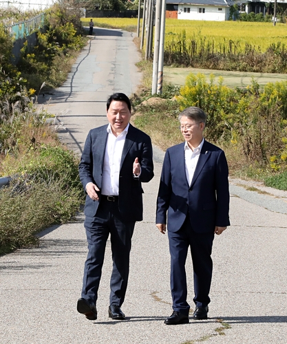 최태원 SK그룹 회장과 민형배 전남광주통합특별시장