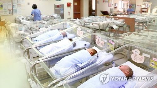 작년 합계출산율 0.75명·0.03명↑…9년 만에 간신히 반등_박준형