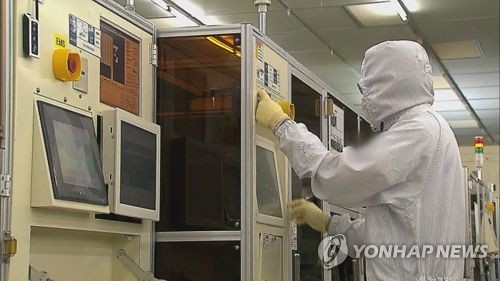 수출, 6개월째 늘어…반도체 수출 21개월래 최대(상보)_이효지