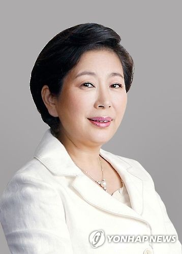 현정은 현대그룹 회장, 현대엘베 이사회 의장직 자진 사임_최정우