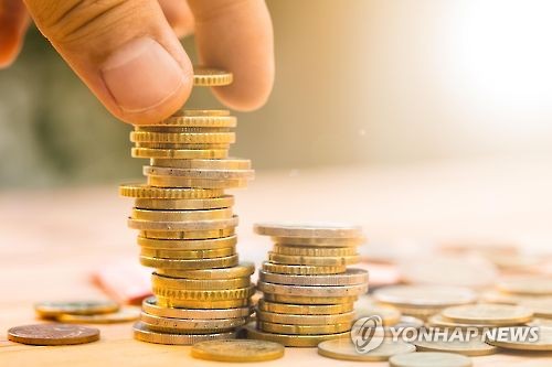 벌써 옛말된 '현금이 왕'…"채권·주식이 이길 것"_윤시윤