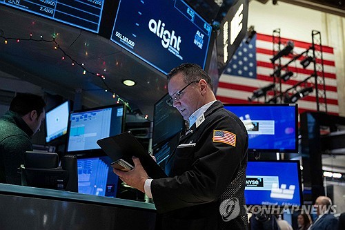 美 스타트업 투자, 30% 급감…"투자처 선별 움직임 뚜렷"_문정현