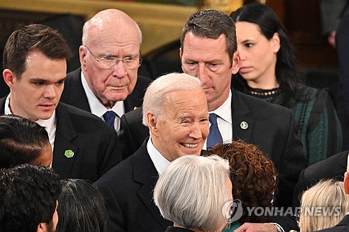 바이든 "법인세·부유층 증세해야…중국과 경쟁 원해"_문정현