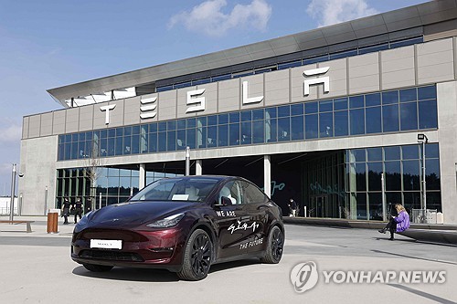 또다시 돌아선 월가 테슬라 강세론자…투자등급 강등_임하람