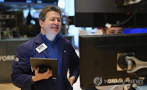 돌아온 '골디락스'에 S&P500 5,600까지…"가장 큰 리스크는"_윤시윤