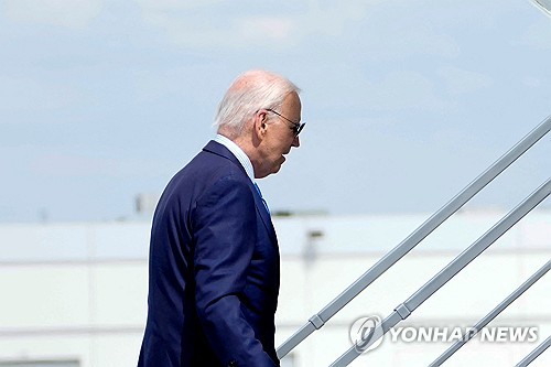 美 민주당 코스타 하원의원도 바이든 지지 철회(상보)_강수지