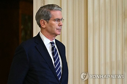 美 재무장관 "트럼프, 장기금리 하락 원해…연준 압박 아냐"(상보)_강수지