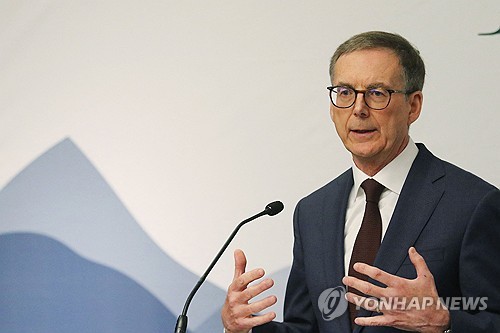캐나다중앙銀, 기준금리 2.75%로 동결…"경제 약화시 인하"(상보)_최진우