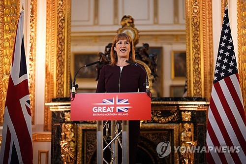 英재무 "재정 안정 계획 고수"…길트 발작으로 물러난 트러스도 거론_최진우