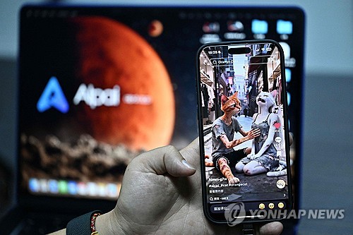 [월가 톡톡] "中 AI 스타트업, 수익성에서 美 AI 기업에 뒤처져"_권용욱