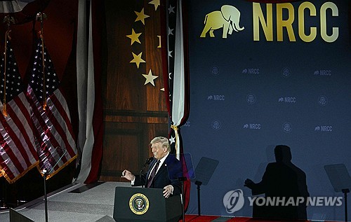 트럼프 "이란은 협상 중…부인하는 건 살해 위협 때문"(상보)_권용욱