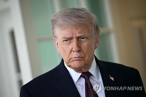 트럼프 "오늘 이란서 연락 받아…그들은 합의를 강하게 원해"(종합)_최진우