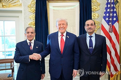 "트럼프, 역봉쇄가 회담에 걸림돌 된다는 파키스탄 의견 고려할 것"_윤정원