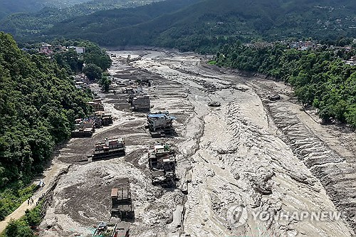 네팔 홍수