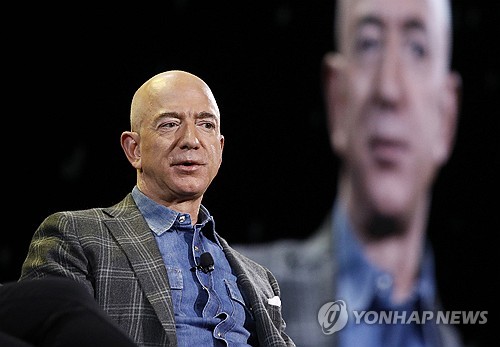 제프 베조스, 20억 달러 규모 아마존 주식 추가 매각_윤시윤