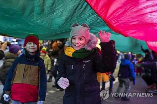 [딜링룸 백브리핑] MZ가 가장 행복한 나라는 어디…1위 리투아니아_홍예나