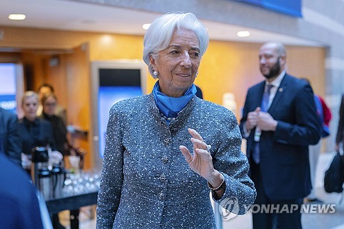 라가르드 ECB 총재 '지정학적 긴장에 인플레 상승·성장 하락 위험'_정선영