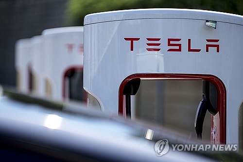 테슬라, 중국과 독일에서 또 가격인하…시간외 주가 4%↓_임하람