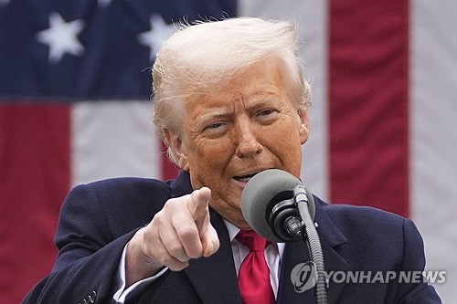 억만장자 폴 듀터 존스 "증시, 中관세 50%로 내려도 신저가로 하락"_최진우