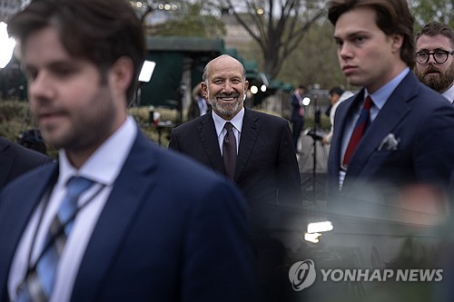 美상무 "비관세 장벽은 없애야 할 괴물"…韓은 감자튀김 거론_최진우