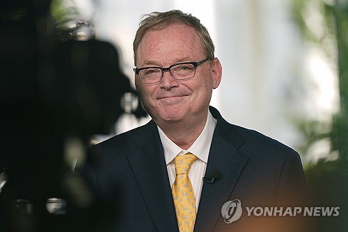 백악관 "연준, 관세 문제 매우 틀려…정상적인 정책금리 약 3%"_최진우
