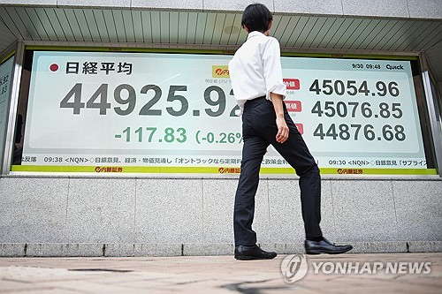[도쿄증시-마감] 기관 리밸런싱에 하락…시스템 장애도_윤시윤