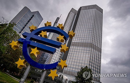 ECB 정책위원들, 유로 절상 예의주시…"예상보다 낮은 인플레 위험"_최진우