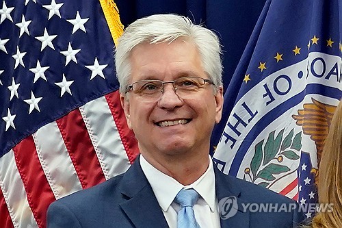 월러 연준 이사 "유가 급등, 지속적 인플레 유발 가능성 작아"(상보)_최진우