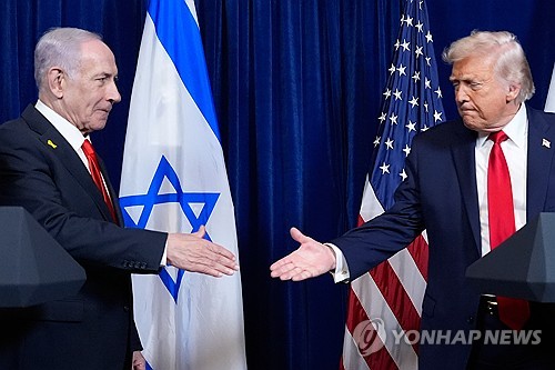 베냐민 네타냐후 이스라엘 총리(좌측)과 도널드 트럼프 미국 대통령