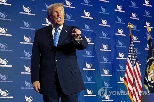 트럼프 "유가, 앞으로도 내려갈 것…지금도 매우 빨라"_최진우