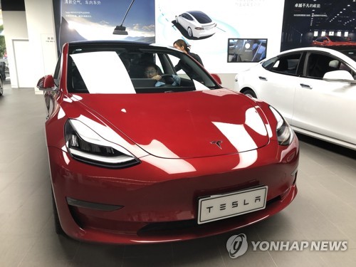 테슬라, 中 4월 판매 직전 달보다 30% 감소_이윤구