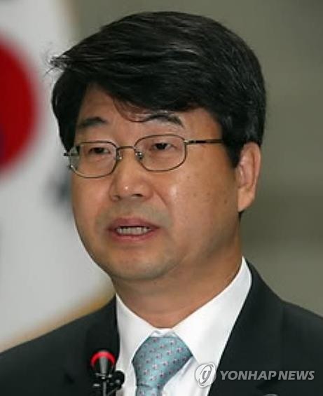 李대통령, 경사노위 위원장에 김지형 전 대법관 임명(종합)_정지서