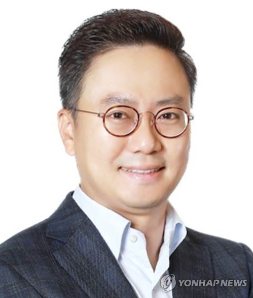 회장 승진에 사내이사 선임…경영 전면 나서는 유통가 후계자들_이미란