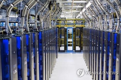 "AI 업고 뜨는 데이터센터…UBS가 꼽은 종목은"_이윤구