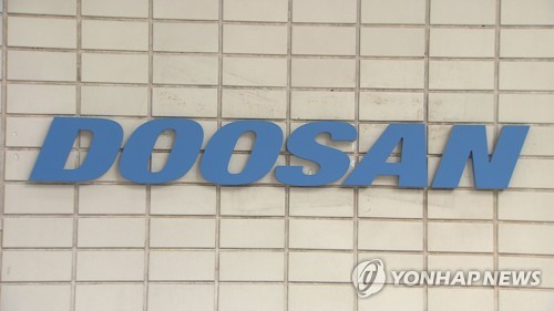 두산, 계열사 실적 개선 힘입어 신용등급 상향 '파란불'_이윤구