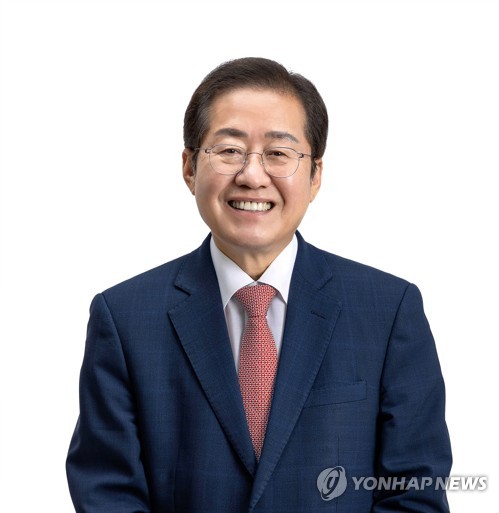 홍준표, 한덕수 출마설에 "고려 대상 아냐…더 이상 질문 말라"_황남경