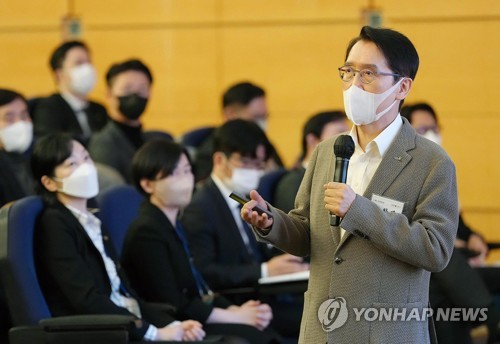 신창재 교보생명·어피니티 '7년 분쟁' 해소하나…IMM PE·EQT 주목_황남경