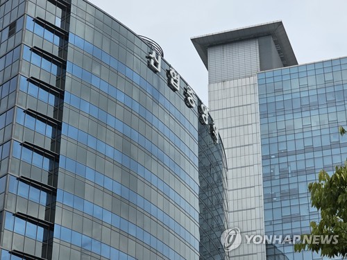 '100조' 들고 있다…채권시장서 존재감 커지는 중앙회_윤은별