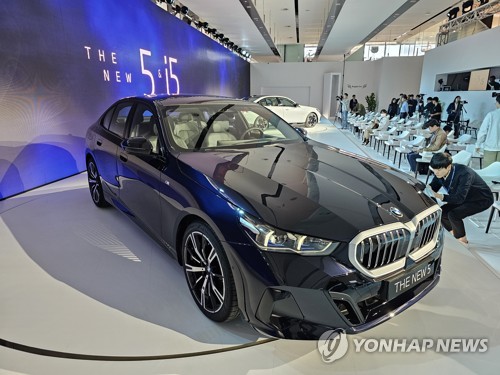 수입차 2월 판매 24.9%↓…하이브리드 강세 지속_이윤구