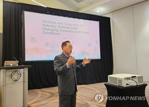 [인터뷰] CES 찾은 배경율 KISDI 원장 "AI, 생성형 넘어 온디바이스로"_최정우