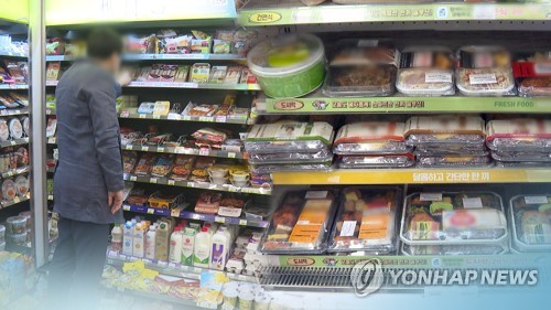 역성장 조짐 편의점 업계, 해외에서 활로 찾는다_정필중