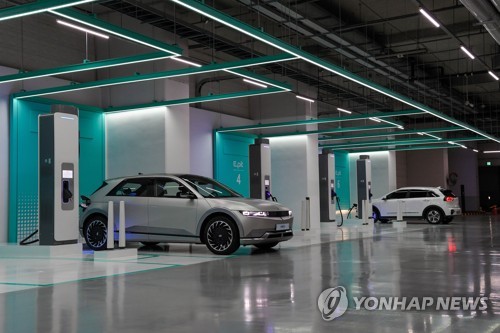 산업硏 "전기차 내수 증진 필요…배터리 해외 투자 조정해야"_이효지