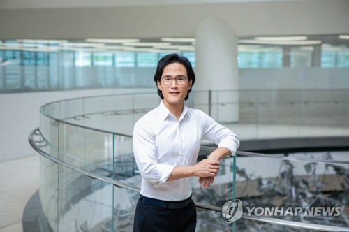 신입사원 만난 조현범 "실패 각오하고 도전하라"_최정우