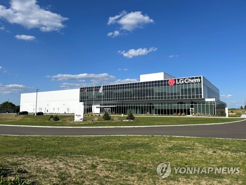 S&P, LG화학·LG엔솔 신용등급 'BBB'로 강등…"차입부담 장기화"_김학성
